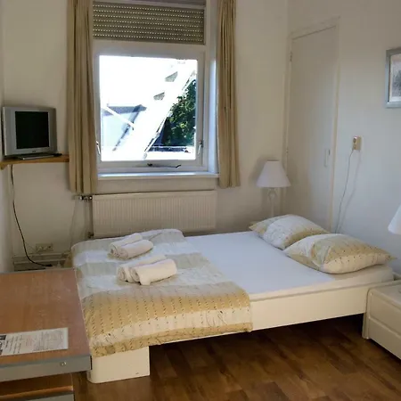 Pension Delfzijl-3
